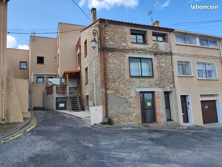 maison de village spacieuse avec local commercial – 2 terrasses – canet village