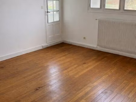 t1 rénové  vue sarthe et vieux mans  loggia  plein sud  très lumineux