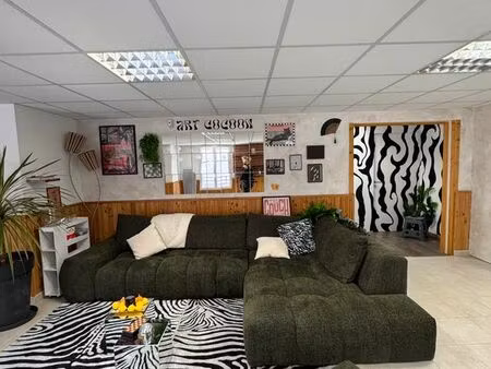 local commercial artistes