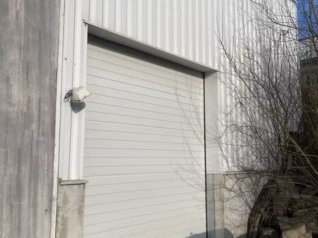a louer local de stockage 390 m²