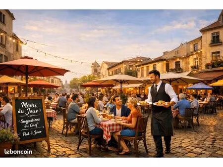 restaurant sur une des places d'arras. terrasse 100places en angle tres gros passage