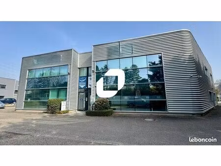 local d'activité 402 m²