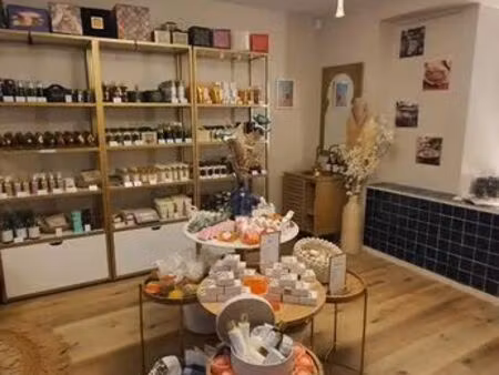 local commercial centre ville