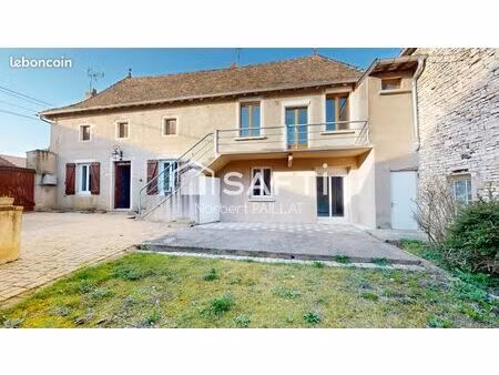 propriété 4 pièces 133 m²