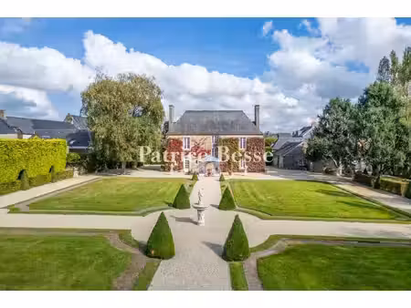 en normandie  dans un bourg du cotentin  une maison de maître de 1810  avec dépendance ...