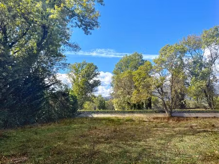 terrain constructible avec vue sur le golf