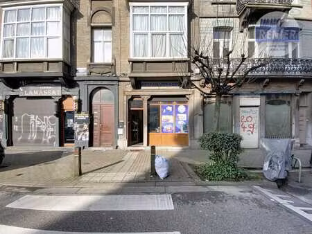 a vendre à forest: rez de chaussée commercial