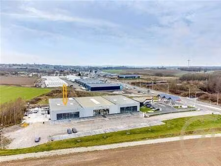 surface commerciale de 490m² (lot 1)