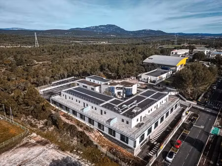 bureau 2294 m2 saint clément de rivière