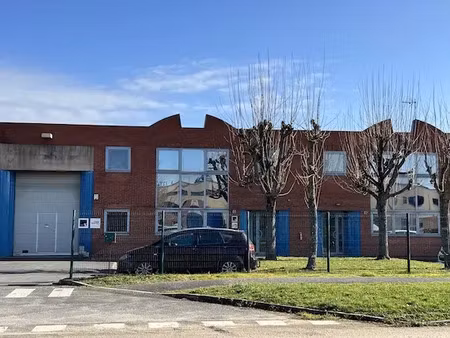 locaux d'activités a vendre