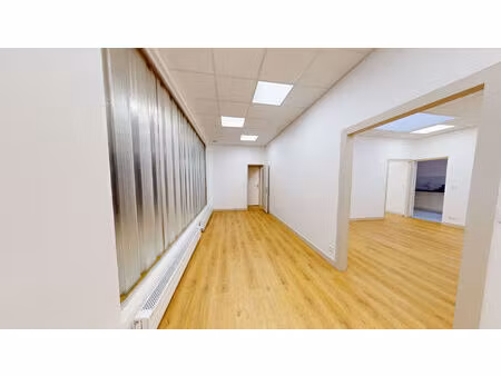 local commercial / murs d'environ 90 m2