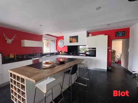 a vendre chez blot vitre - maison 6 chambres à argentre du plessis