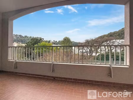 appartement à hyères 3 pièces + parking + cave