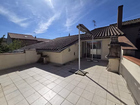 a vendre  marssac sur tarn  immeuble avec local pro et appar