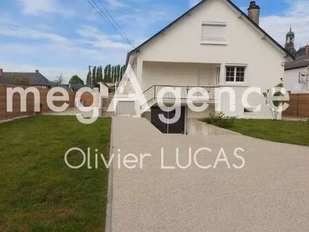 ensemble maison et appartement hyper centre bourg achard