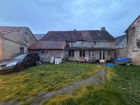 bâtiment de 300m² environ à faire revivre