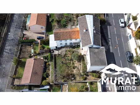 royat - ensemble immobilier de 319 m2 habitables sur 715 m2 de t