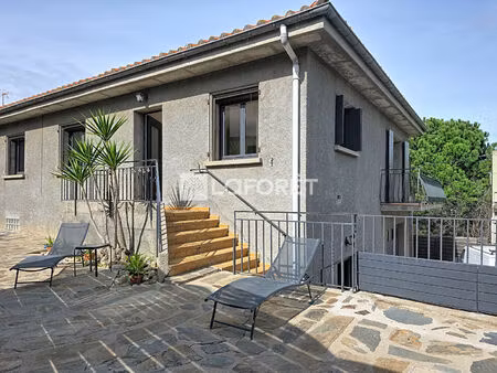 villa 3 faces jardin  véranda  terrasse  grand garage et vue sur les orgues d'ille