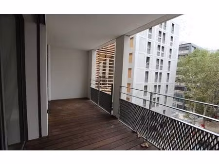 location appartement  m² t-2 à lyon 3  1 011 €