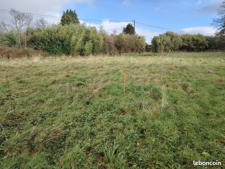 terrain 2560 m² periers