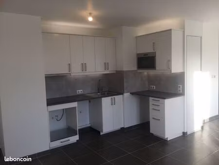 location st gratien 3 pieces 62 m2 + terrasse de 26 m2