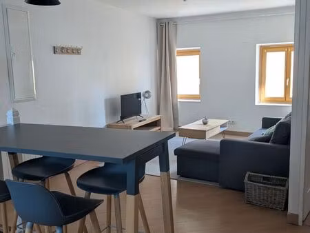 beau t3 meublé plein centre