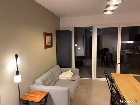 • t1 bis meublé et équipé avec balcon et place de parking