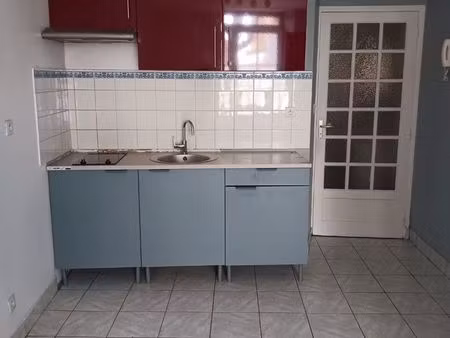 loue t3 centre bourg de caulnes