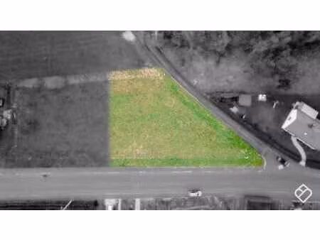 superbe terrain plat à batir