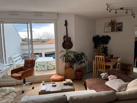 appartement t3 lumineux avec terrasse et parking - biarritz