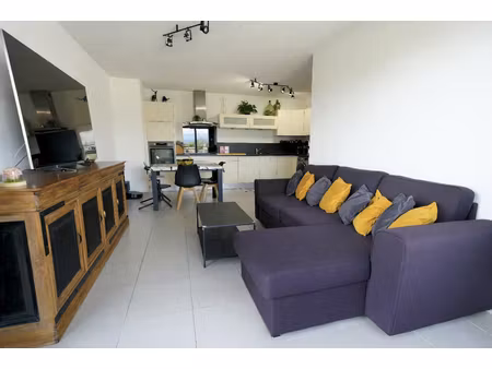 t3 récent avec piscine - terrasse - garage + parking - le muy