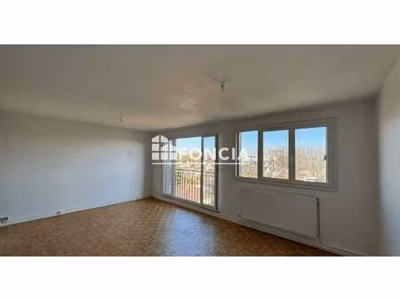 plessis trévise - résidence le mail - 2 pièces lumineux au dernier étage avec parking