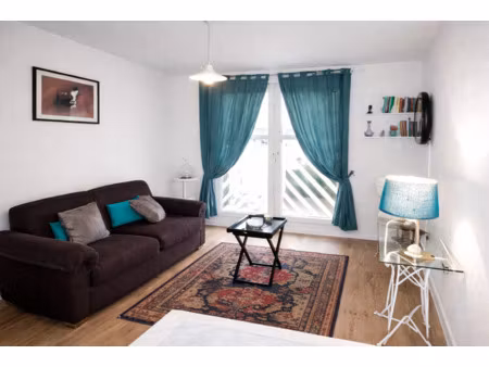 bordeaux nansouty - studio de 18 m2 avec parking.