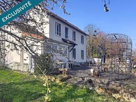 bien rare : volumes  lumière  jardin et cadre verdoyant à proximité du rer