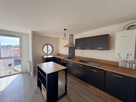 clermont-ferrand appartement 2 chambres de 65 m² avec balcon