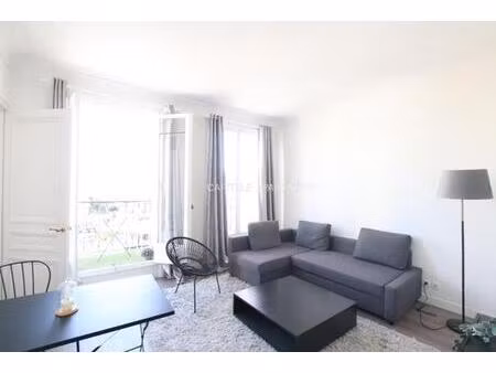 2 pièces meublé  balcon  vue  champs-elysées