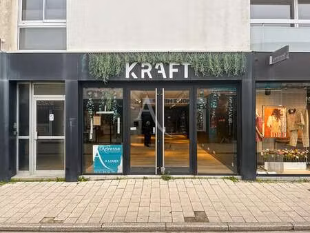location bureaux et commerces à challans (85300) : à louer / 121m² challans