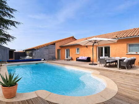 maison plain pied au calme avec piscine sur 1500 m²