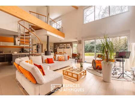 élégante maison contemporaine entre lumière  volumes et intimité