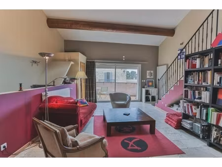 maison de village avec terrasse et atelier – collias