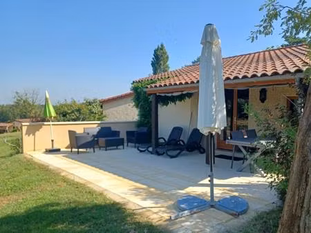 maison dans un village de vacances à gourdon