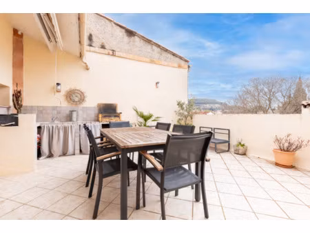 maison de charme avec terrasse et garage