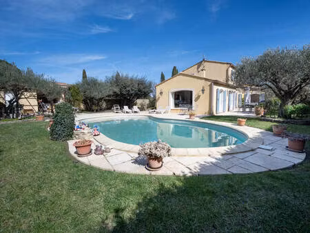 villa 177 m² avec piscine – terrain 1052 m² – 20 min avignon tgv