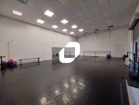 location commerce le cres 34920