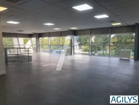 a louer : local d'activités indépendant- 945m²