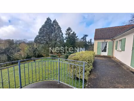 maison sur grand terrain arboré avec garage et studio indépendant située à l'hermenault