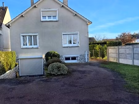 pannes sainte-catherine – maison sur sous-sol total avec beau potentiel