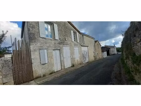 annonce vente maison 5 pièces de 140m2 à neuvicq-le-chateau (17490) - paruvendu.fr ref 992