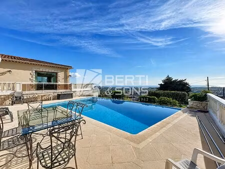 exclusivité mandelieu - villa 9 pieces de 311m² avec vue mer panoramique
