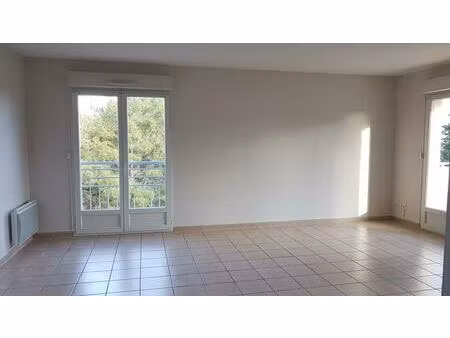 location appartement 4 pièces 77m² les angles 30133